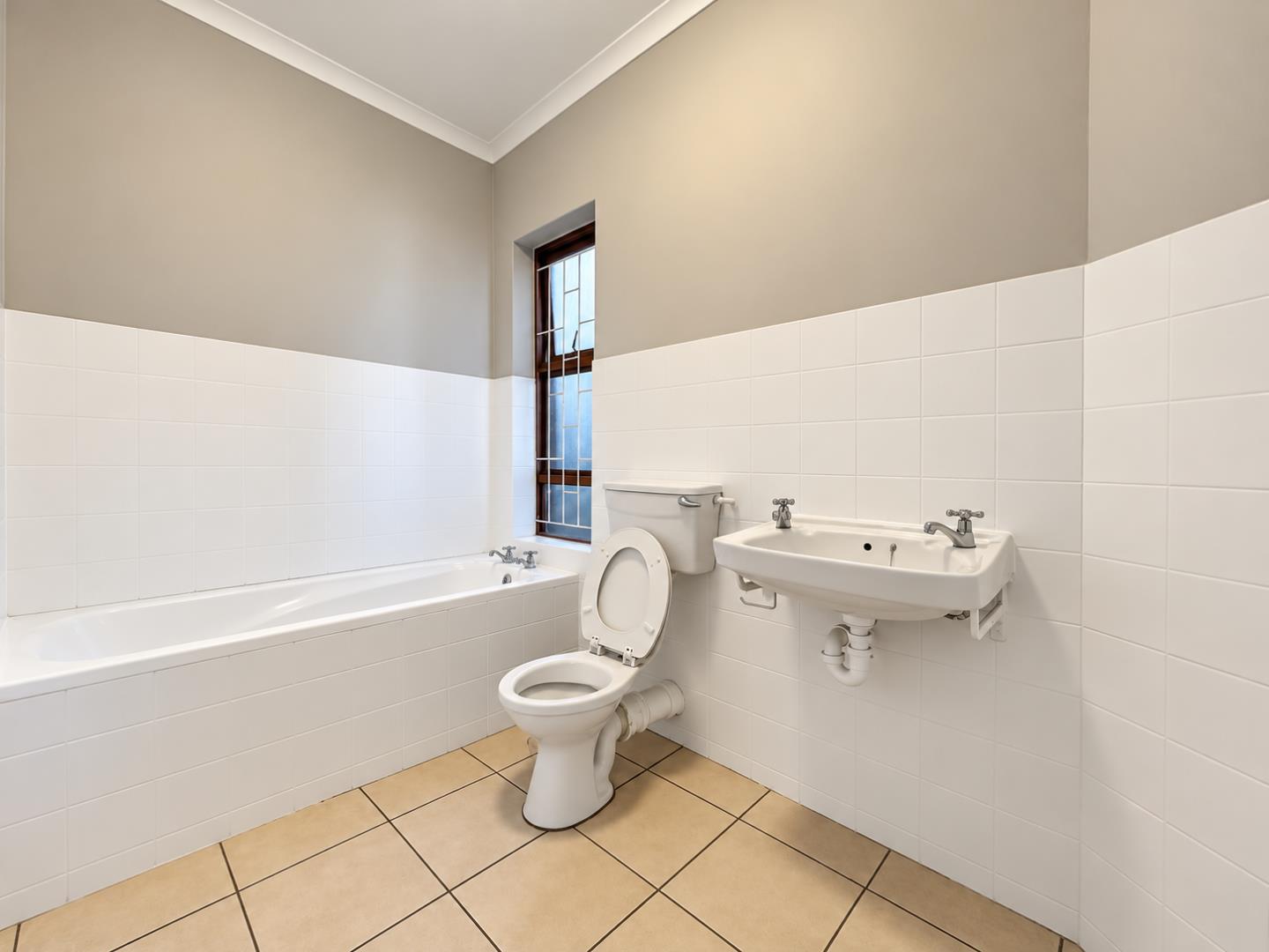 769655_Clean_Minimalist_Beige_Bathroom.png