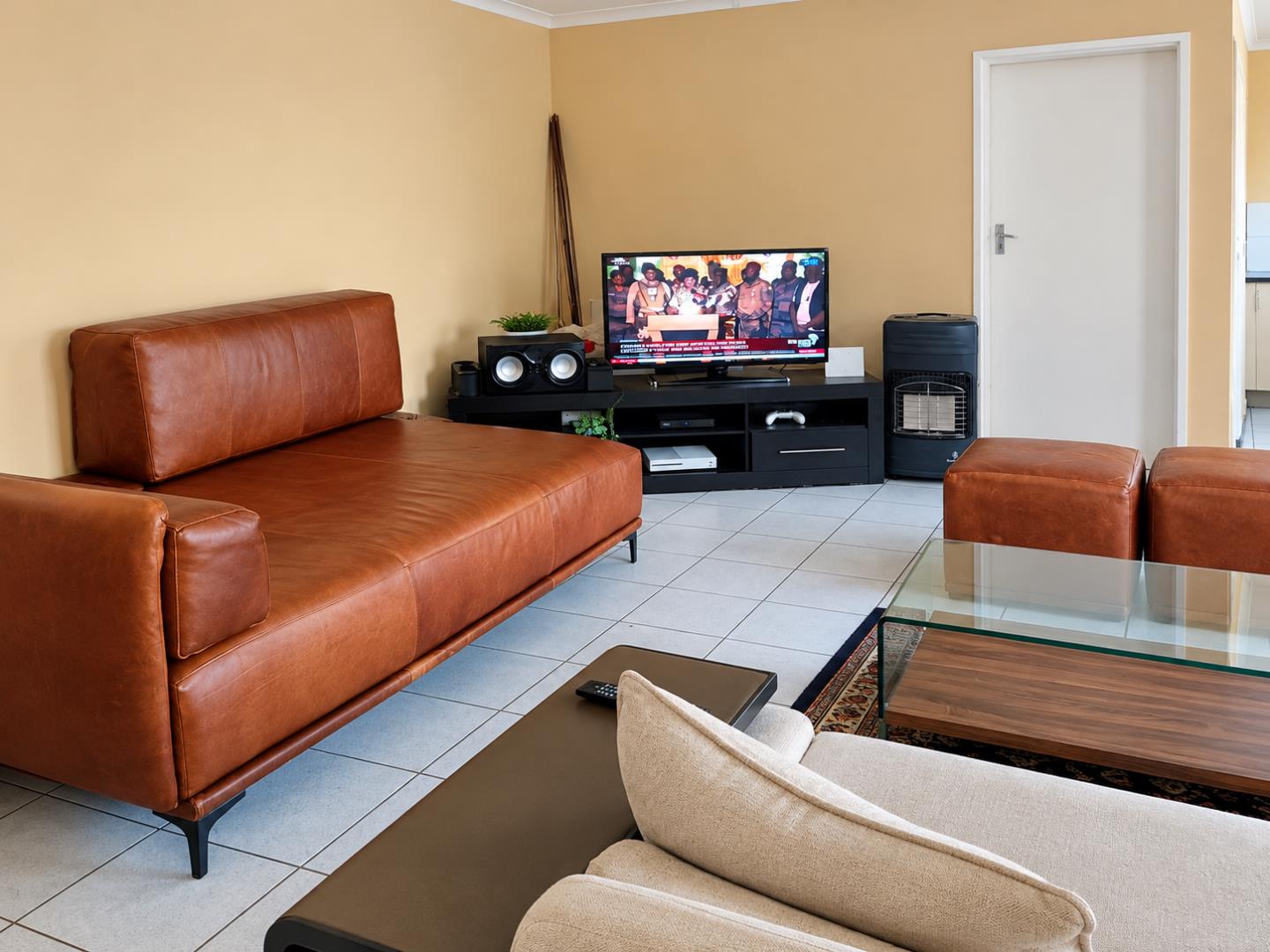769695_Modern_Beige_Lounge_with_Leather_Seating.png