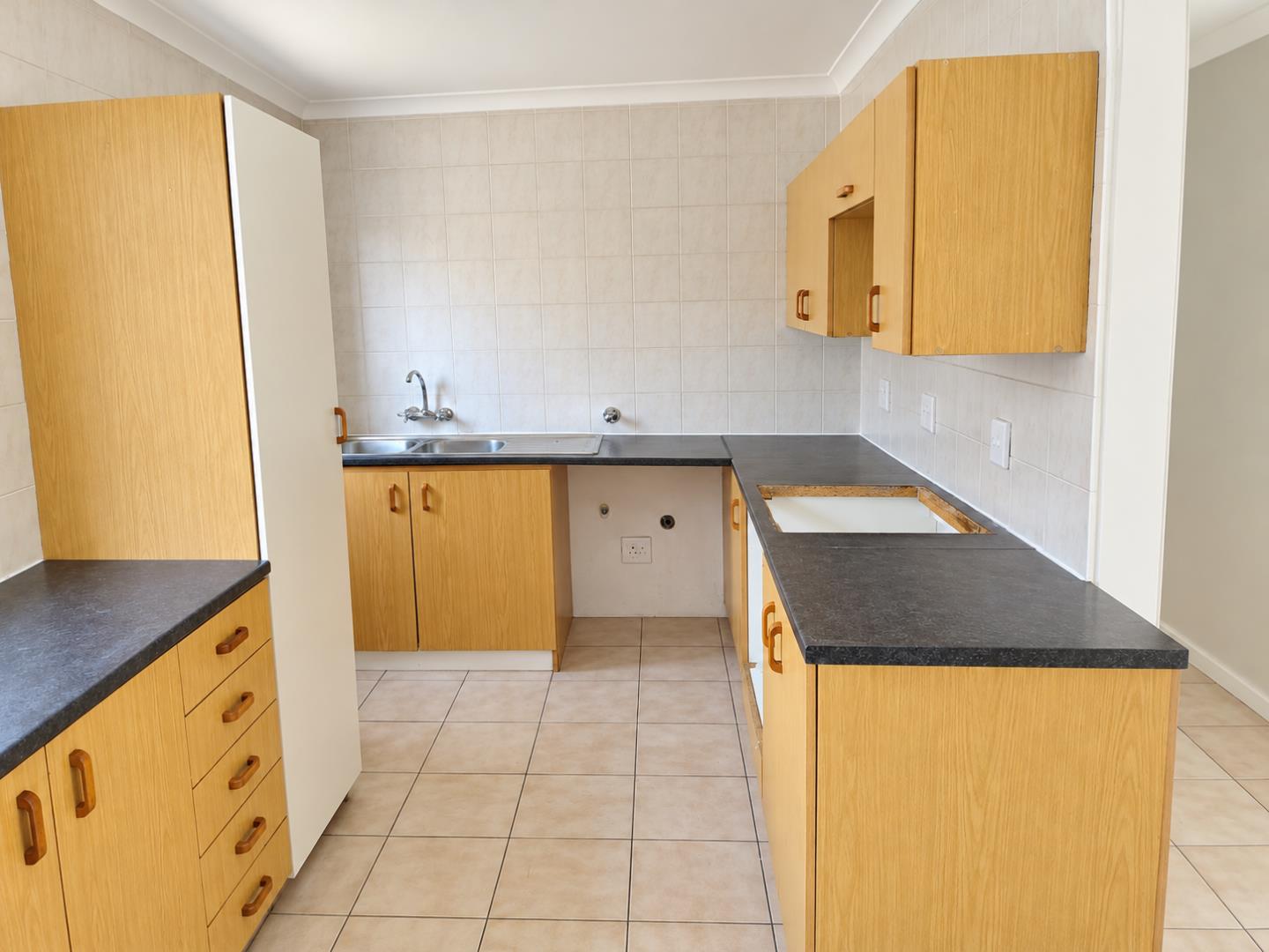 769856_Clean_Neutral_Galley_Kitchen.png